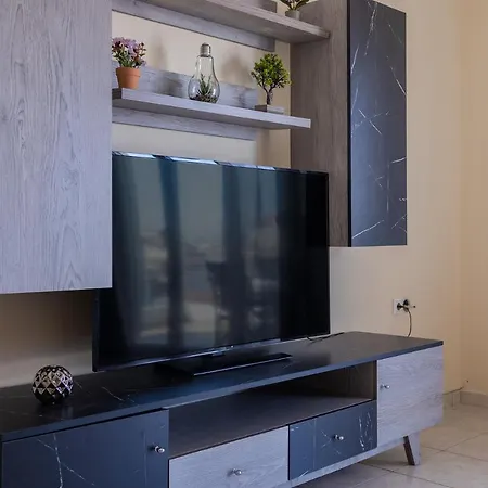 New Maisonette With Parking Larissa