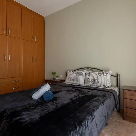 New Maisonette With Parking *