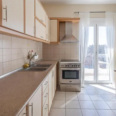 New Maisonette With Parking Apartment Larissa